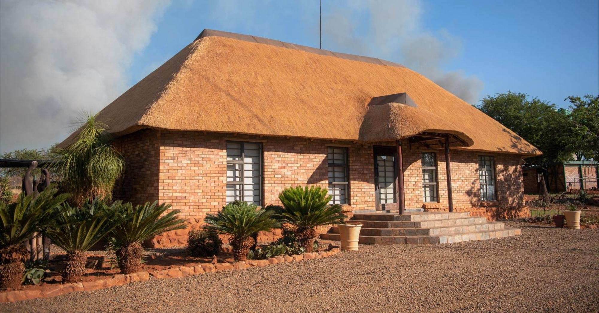 Morakane Safari Lodge Vryburg Rum bild